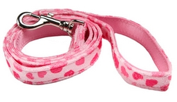 Laisse en tissu rose à coeurs